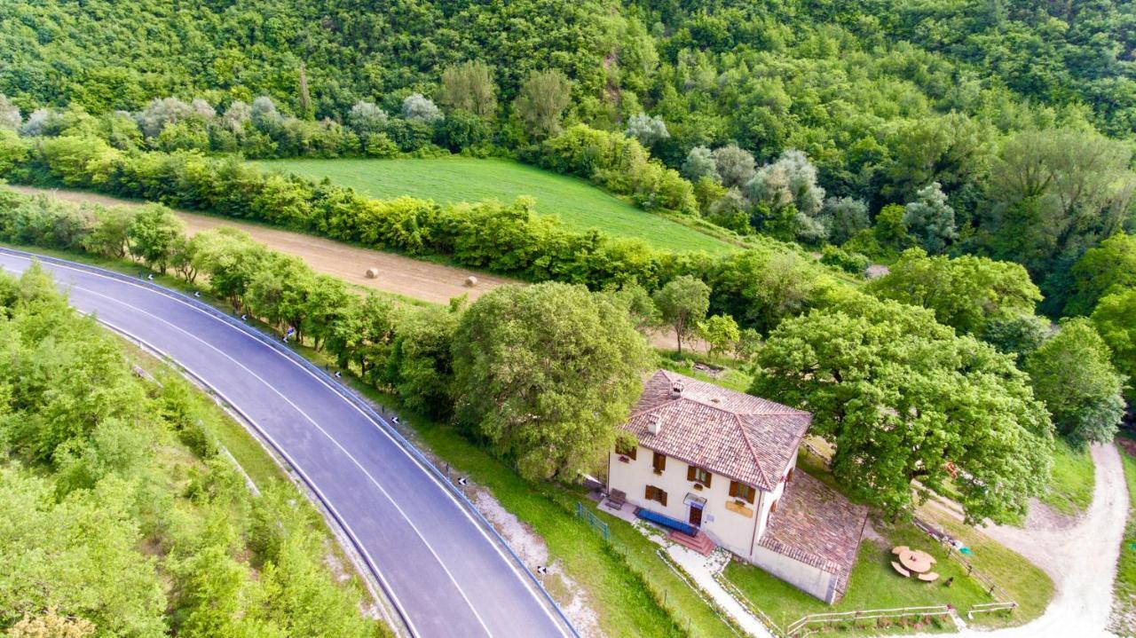 Agriturismo Le Due Querce Cerreto di Spoleto Luaran gambar
